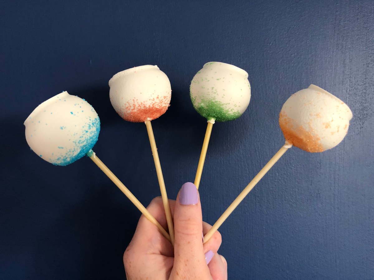 The perfect letterbox gift: Aunty Banty’s Bakery Cake&nbsp;Pops.